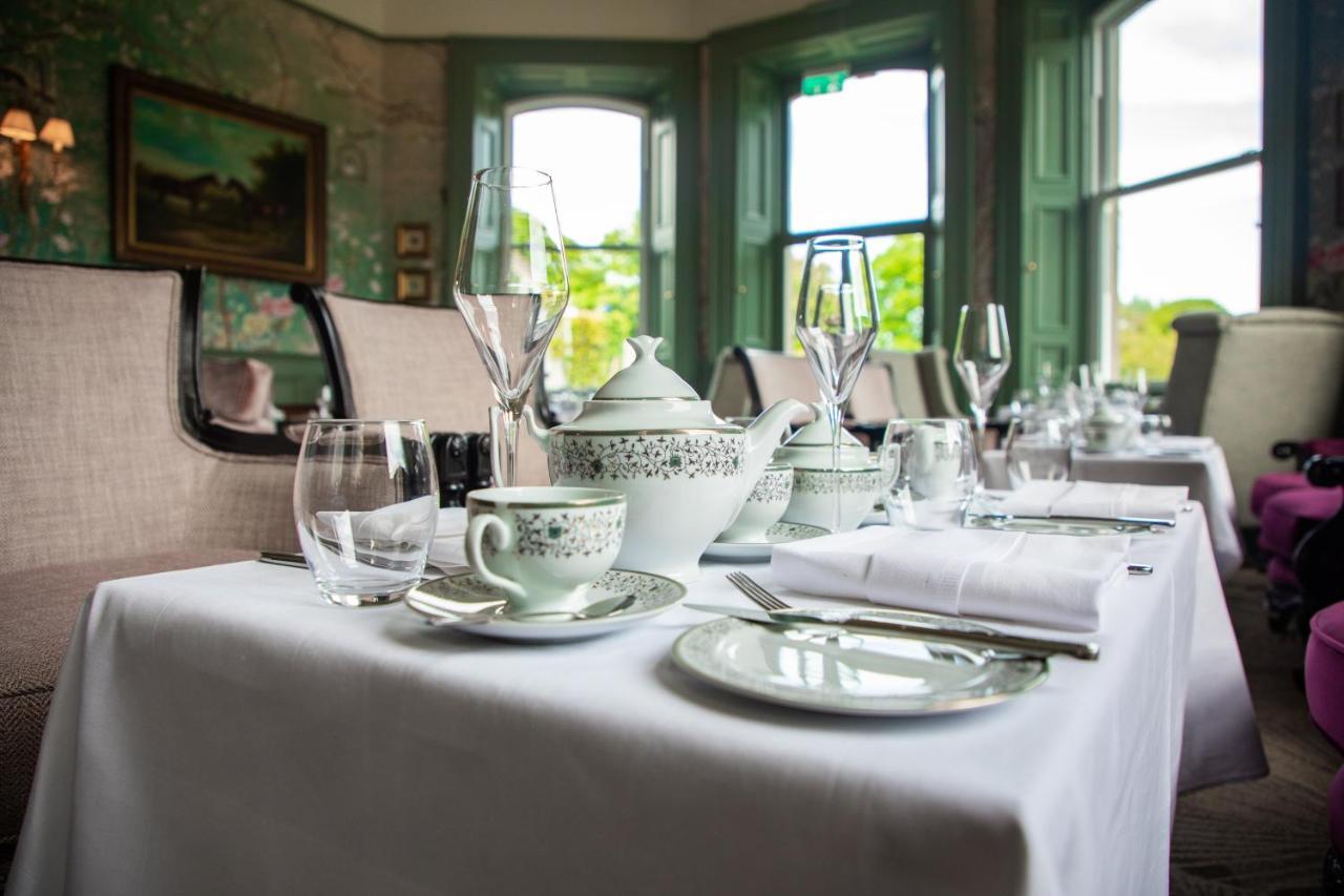 Finnstown Castle Hotel Lucan Eksteriør bilde