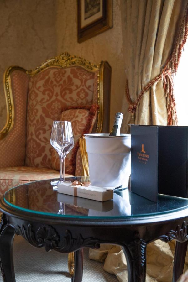 Finnstown Castle Hotel Lucan Eksteriør bilde