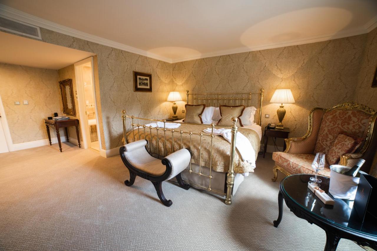 Finnstown Castle Hotel Lucan Eksteriør bilde