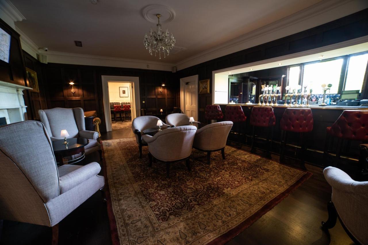 Finnstown Castle Hotel Lucan Eksteriør bilde