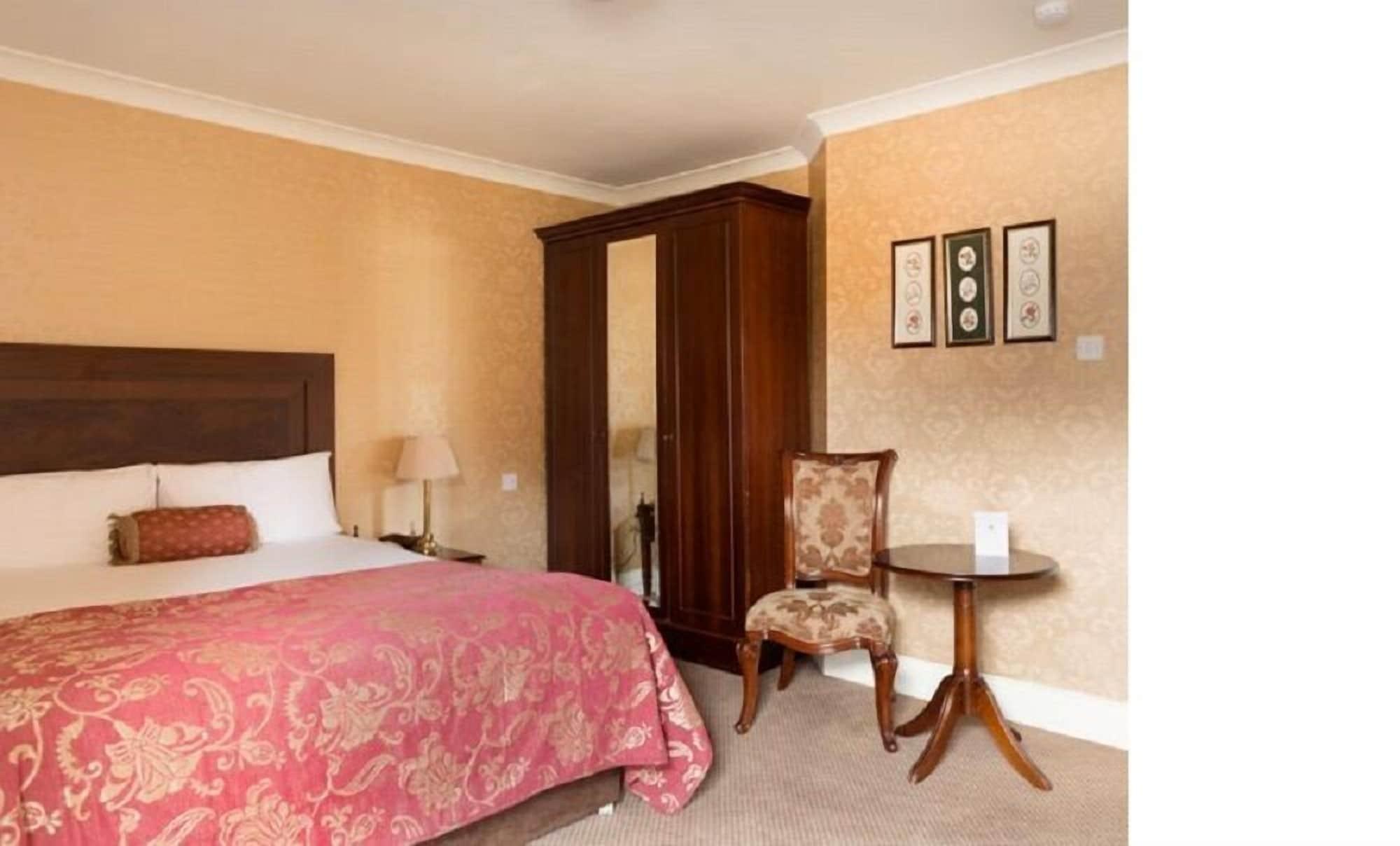 Finnstown Castle Hotel Lucan Eksteriør bilde