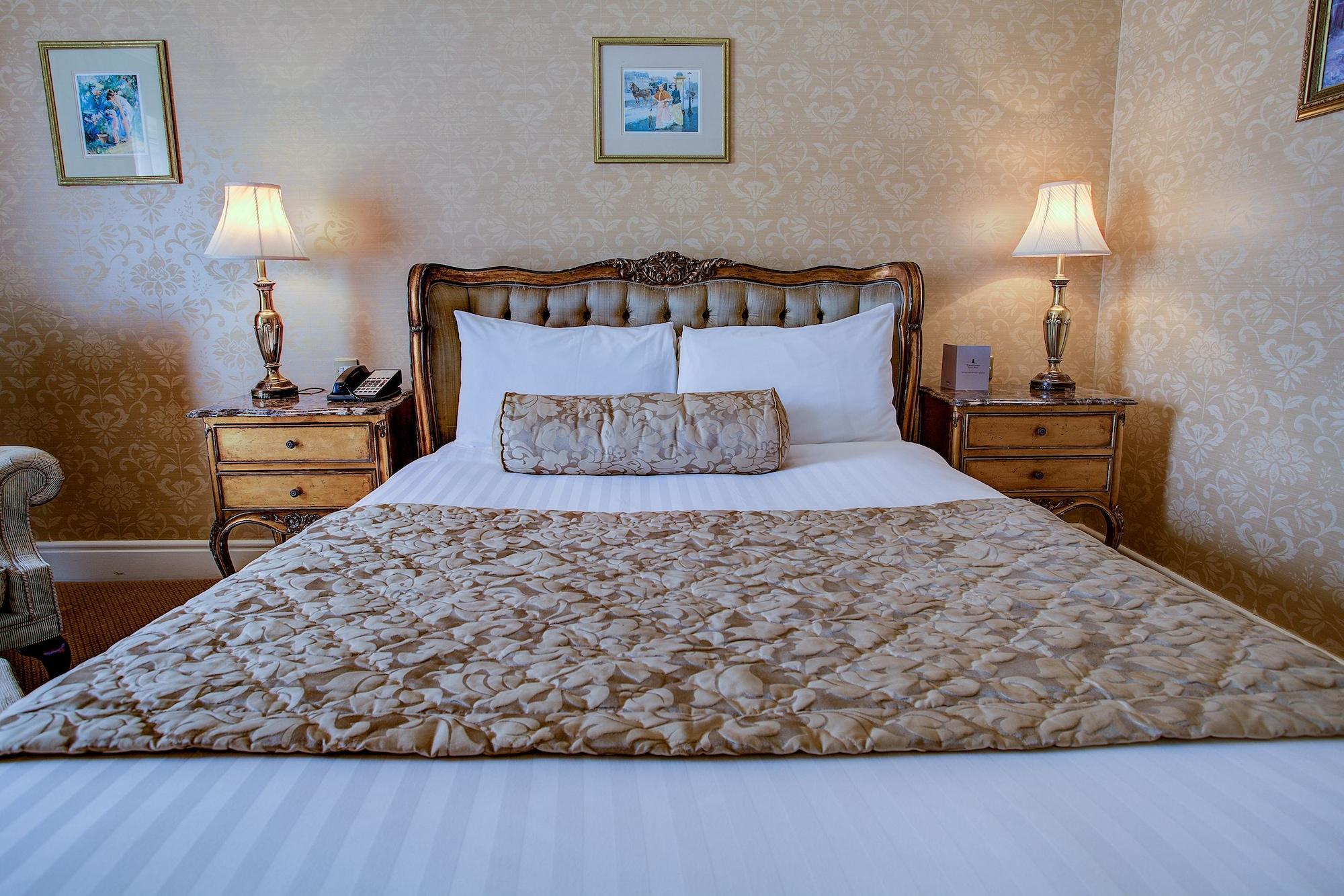 Finnstown Castle Hotel Lucan Eksteriør bilde