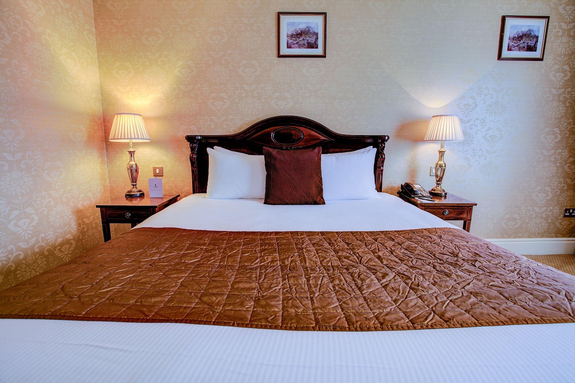 Finnstown Castle Hotel Lucan Eksteriør bilde